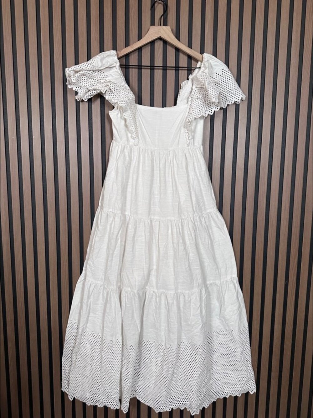 The Great Tiered Dress 1 / S White Smocked Bodice Scallop Eyelet Midi Savanna